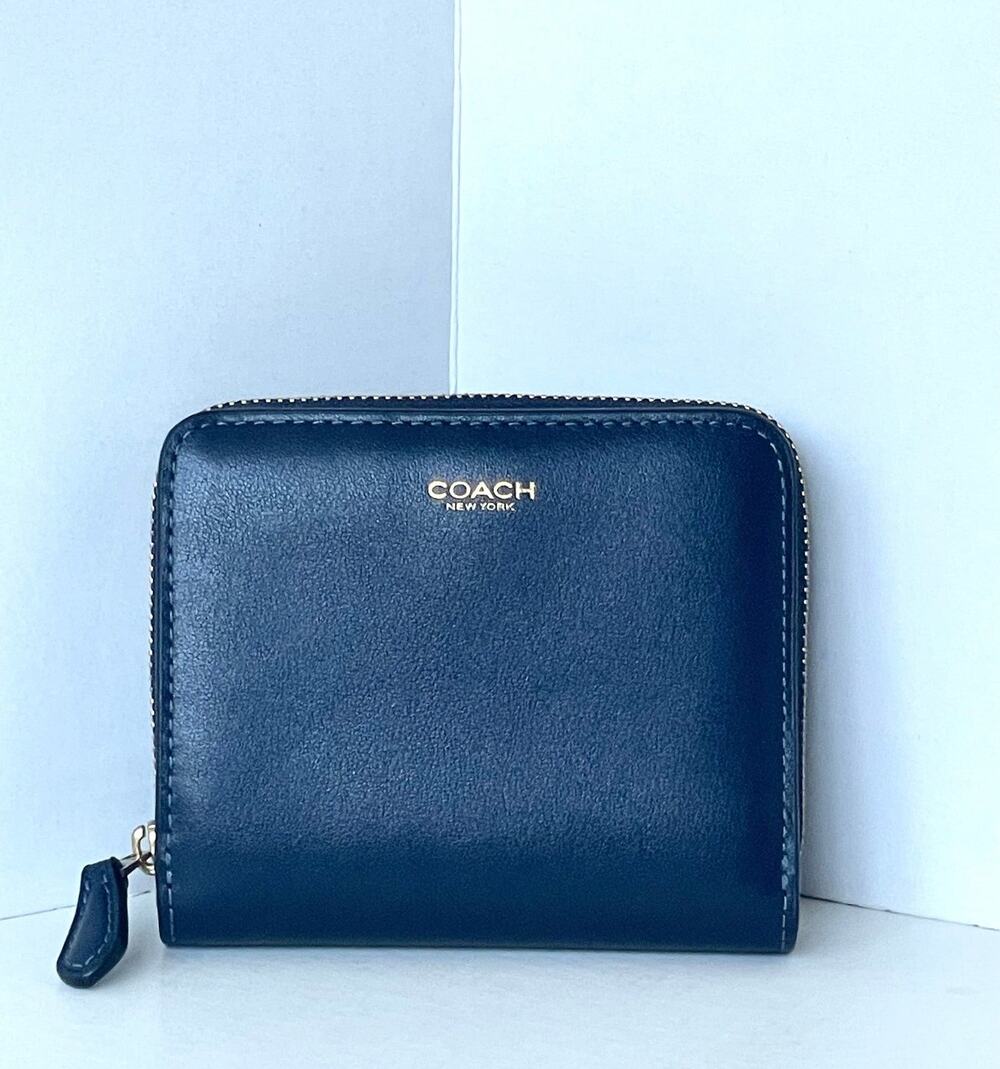 Coach New York Navy Leather Billfold Wallet CW564